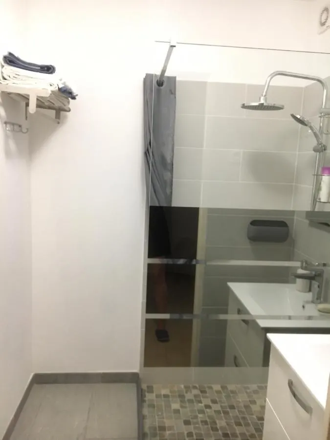 Golfe Juan, Quiet Apartment With Pool, Near The Beach Vallauris