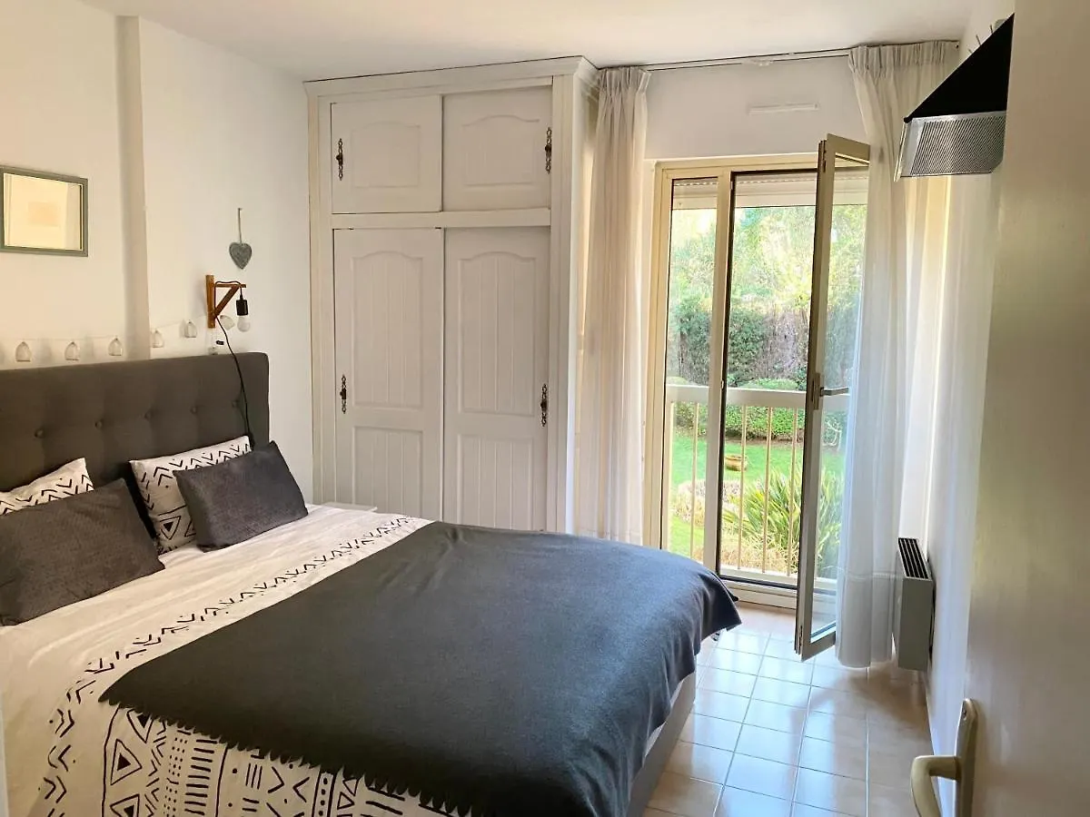 Golfe Juan, Quiet Apartment With Pool, Near The Beach Vallauris France