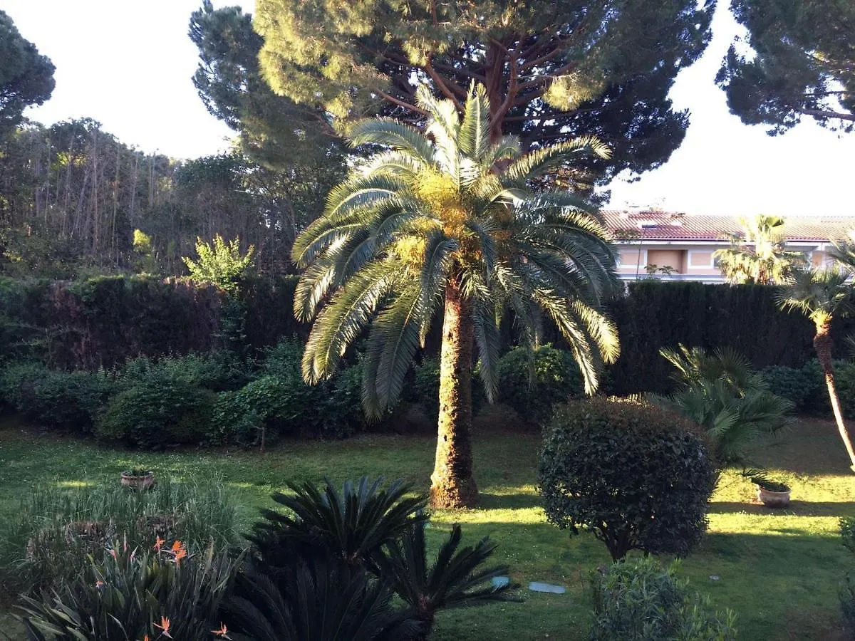 Golfe Juan, Quiet Apartment With Pool, Near The Beach Vallauris France